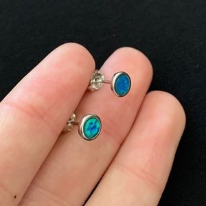 5.5mm Blue Fire Opal Inlay Sterling Silver Earring